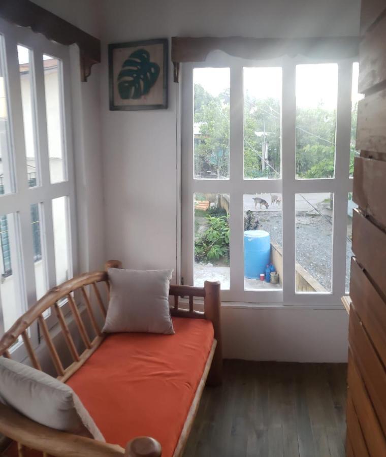 Hostal Blood Moon Rio Dulce Town Esterno foto