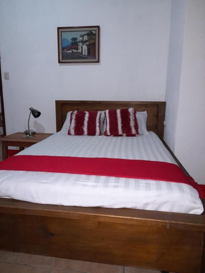 Hostal Blood Moon Rio Dulce Town Esterno foto
