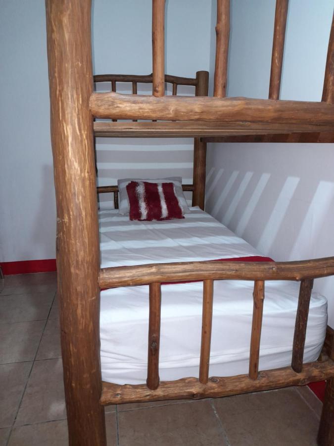 Hostal Blood Moon Rio Dulce Town Esterno foto