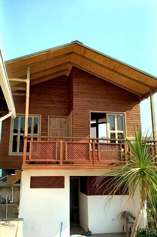 Hostal Blood Moon Rio Dulce Town Esterno foto