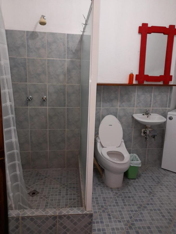 Hostal Blood Moon Rio Dulce Town Esterno foto
